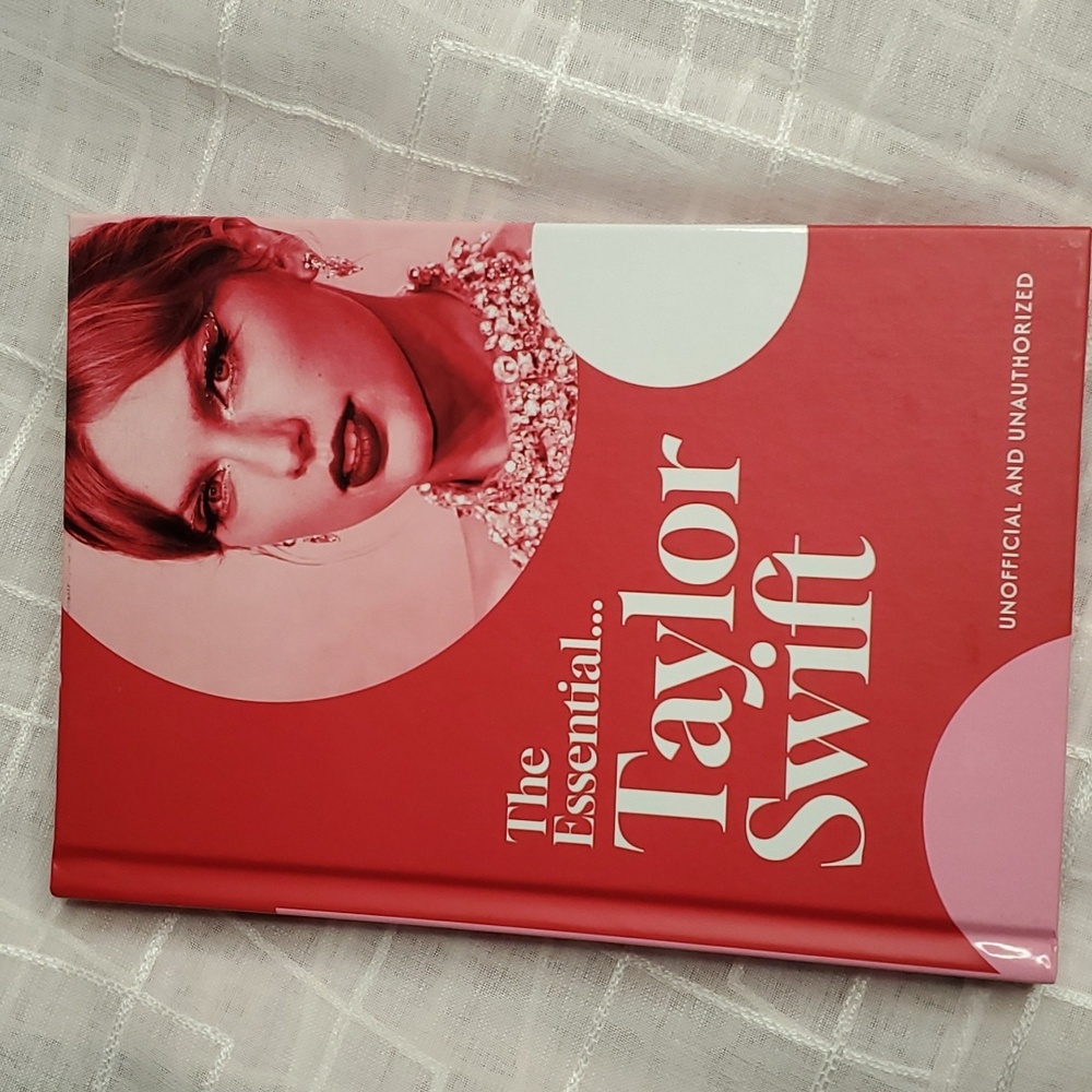 The‎ Essential... Taylor Swift